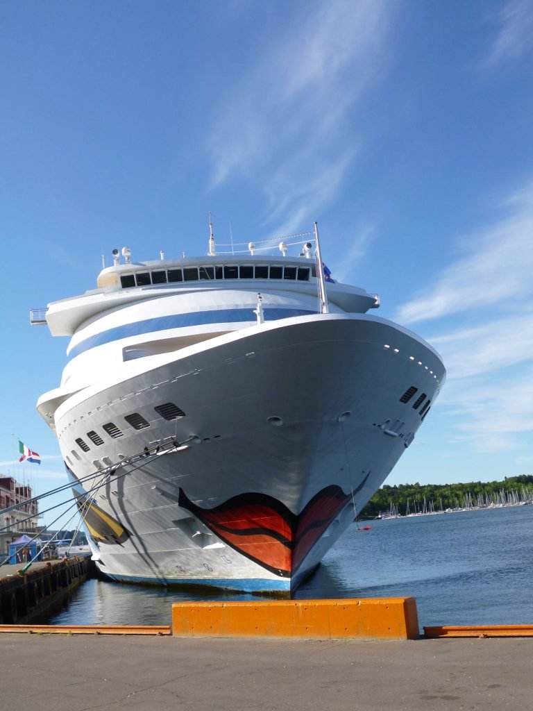 ᐅ Verfolge die Position sowie weitere Infos von der AIDAcara